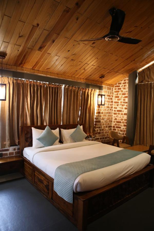 Granny'S Den Resort Rājpur Esterno foto